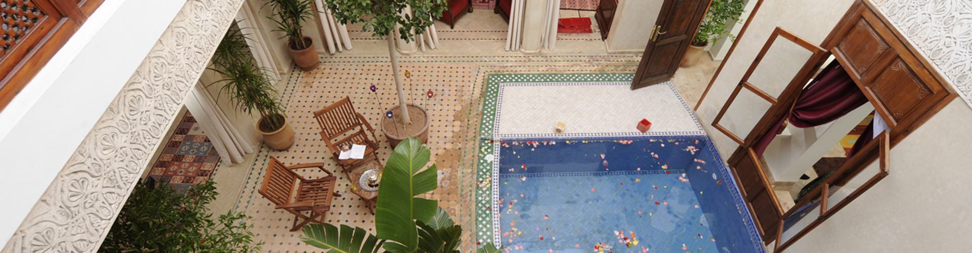 Patio con piscina del Riad de la Belle Époque, Marrakech.